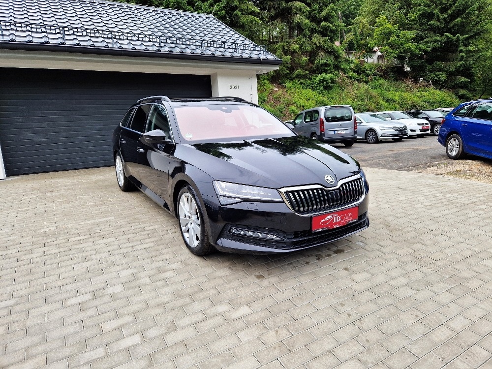 ŠKODA Superb, 2.0 TDi (140 kW), MATRIX, tažné, 101 tis. km