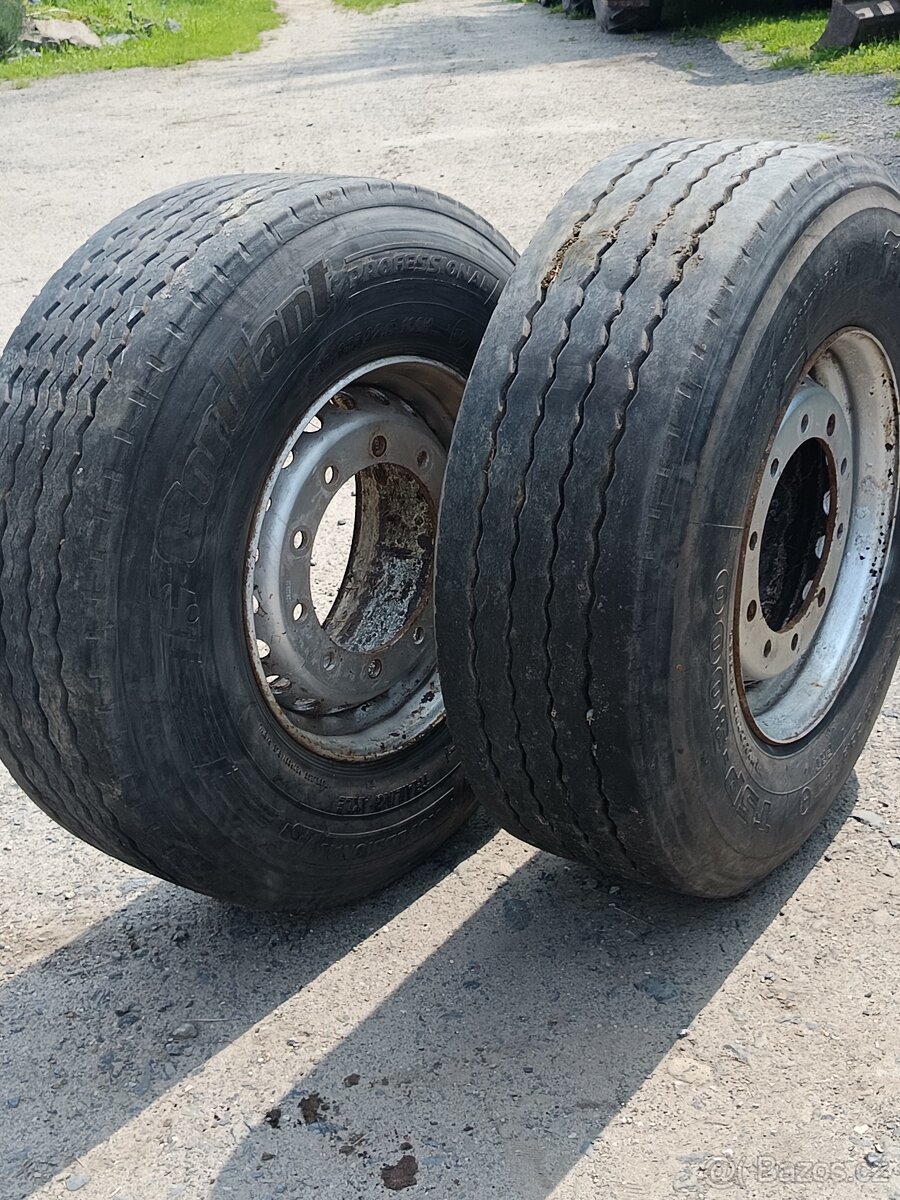 Prodám nákladní pneumatiky