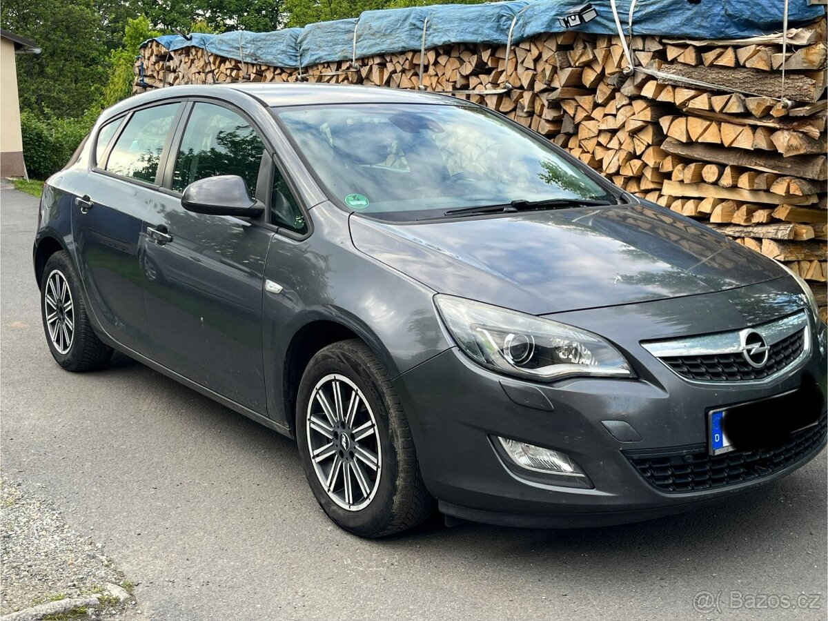 Opel Astra J 1.4i 103kW/140PS Xenon naj 168xxxkm