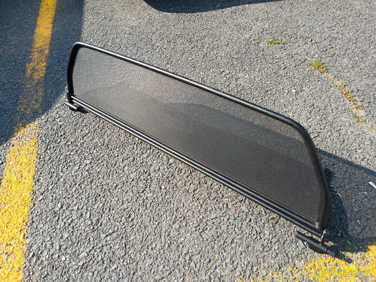 Větrná clona Peugeot 206