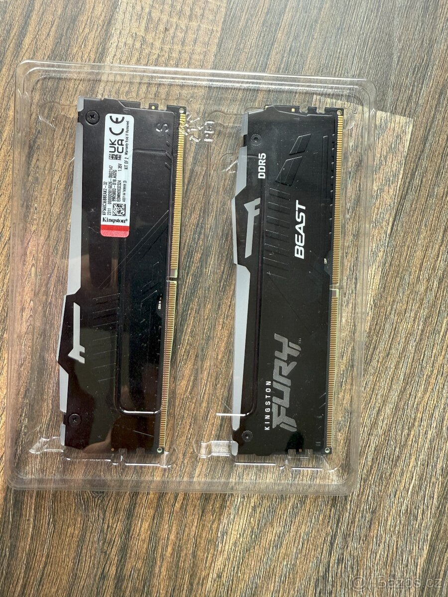 Prodám RAM Kingston 32GB DDR5 6000MHz CL36 RGB (2×16GB)