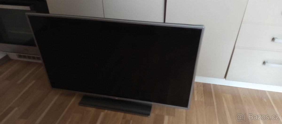 Funkční chytrá televize LG 42LB580V