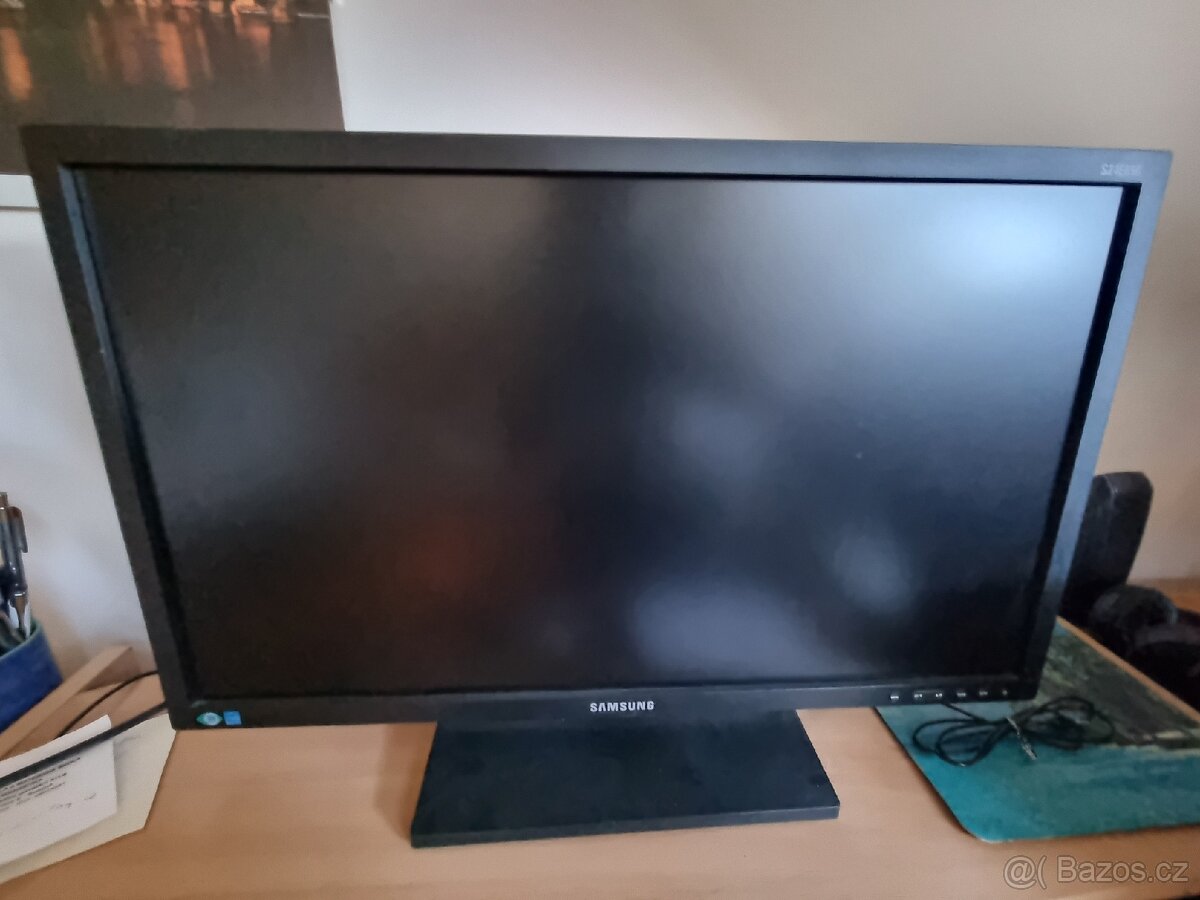 Lcd Samsung 23,6, nepoužitý, originál zabaleno