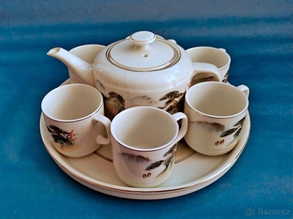 Čínská čajová souprava s malými koflíčky