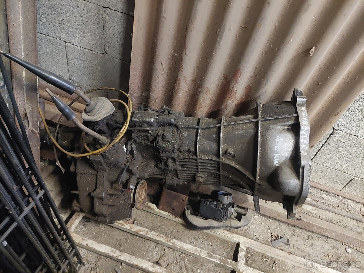 Opel Frontera A 2.2i převodovka