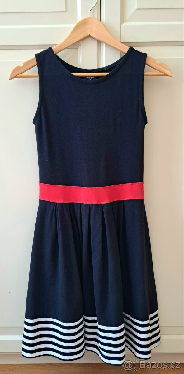 Nádherné nové šatičky  pro dívku 10 - 12 leti
