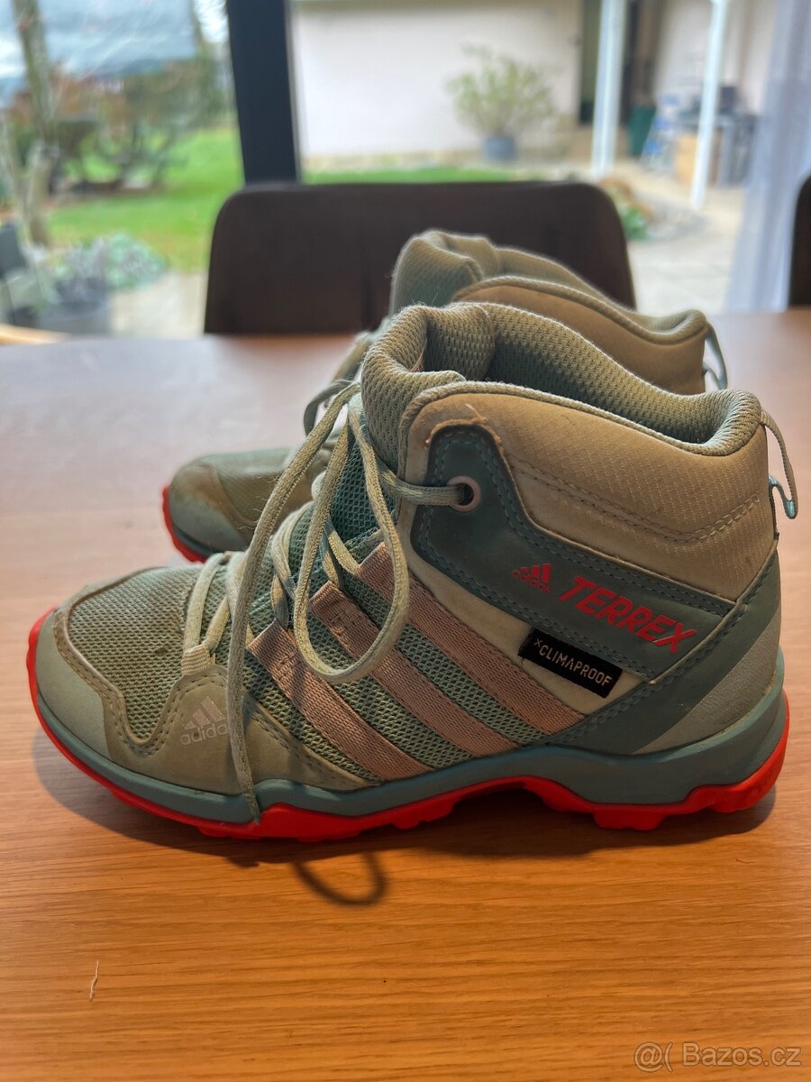 vel.31 -Adidas Terrex TREKINGOVE BOTY