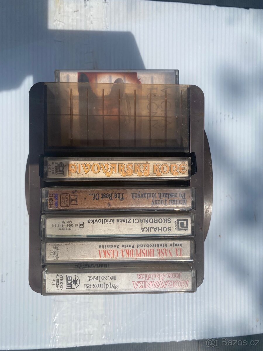 Magnetofonové kazety