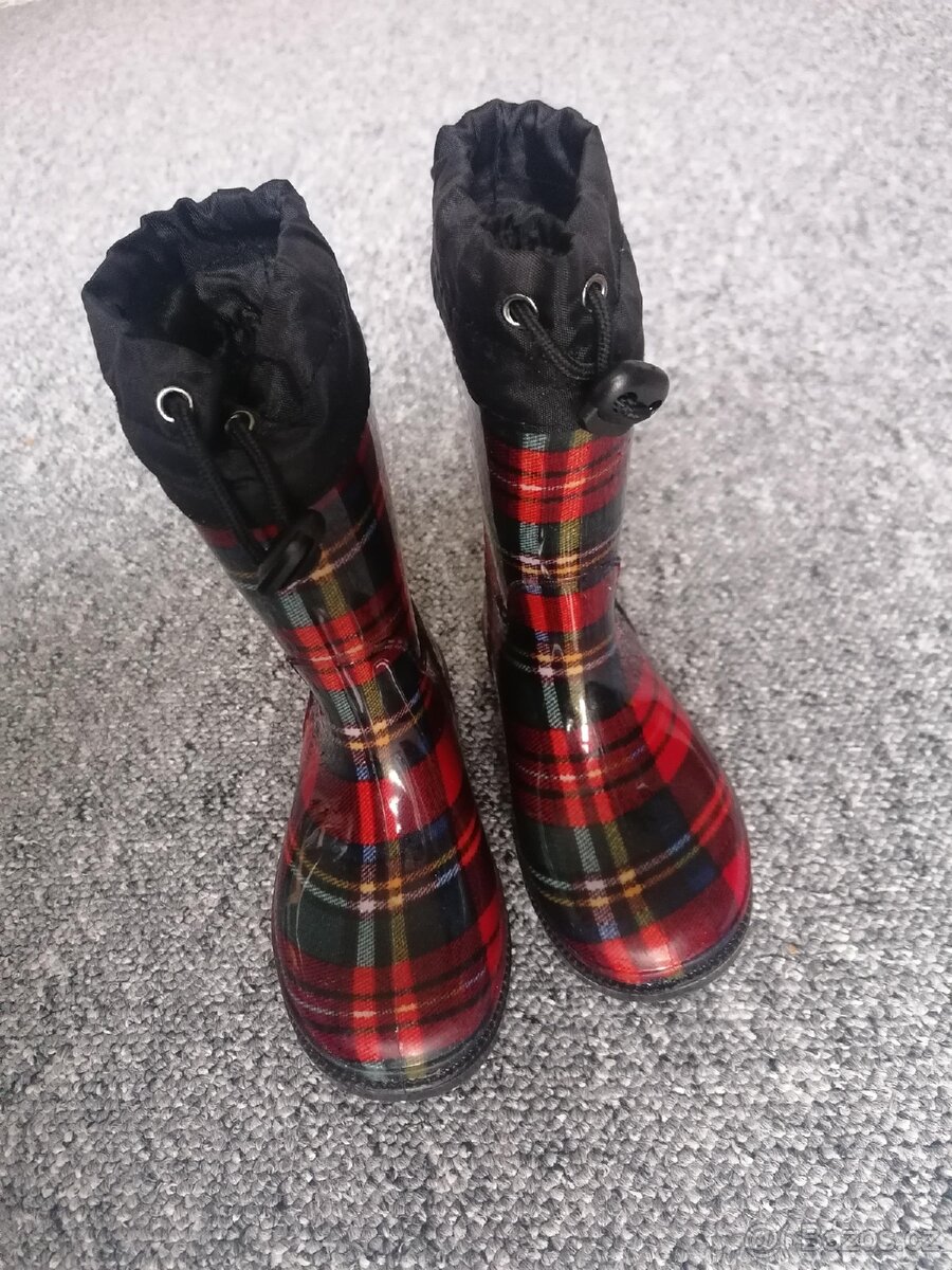 Dětské Holiny zateplené vel. 24