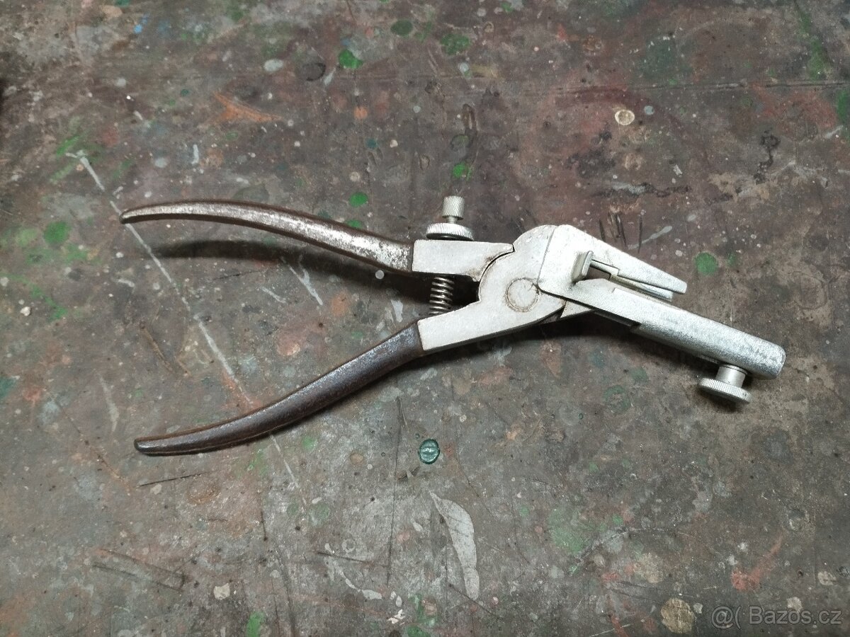 Šraňkovací kleště na pásové pily