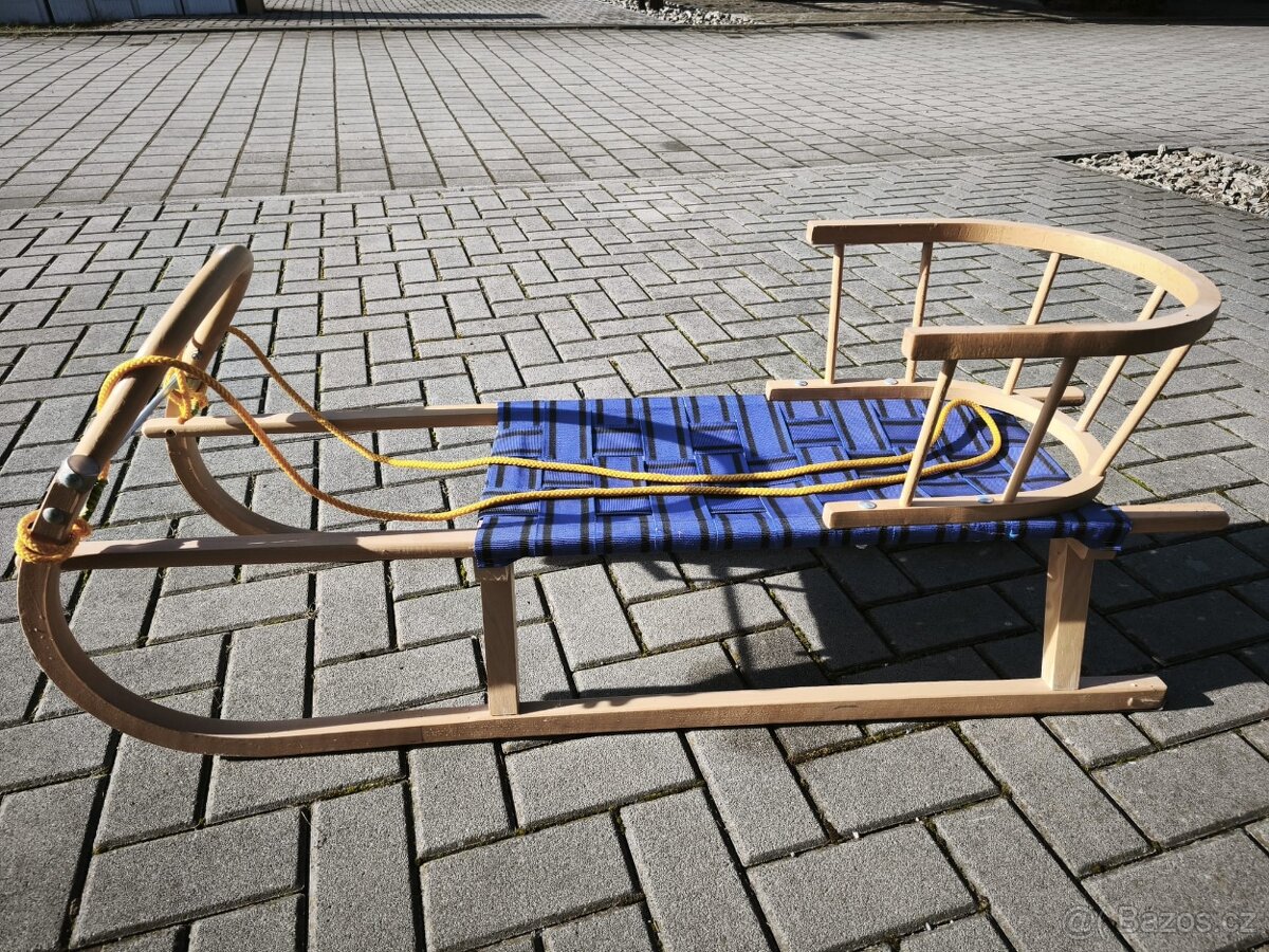 Dřevěné sáně Sulov