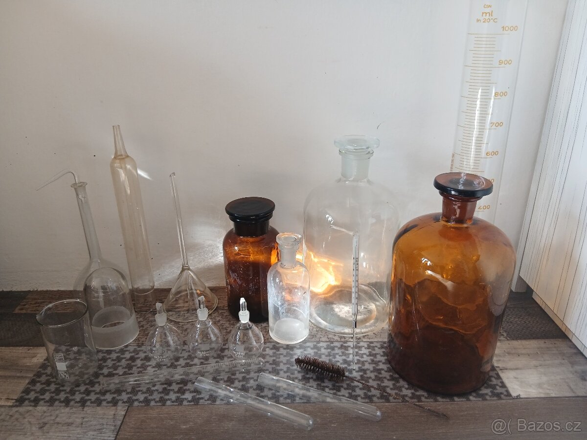 Laboratorní sklo