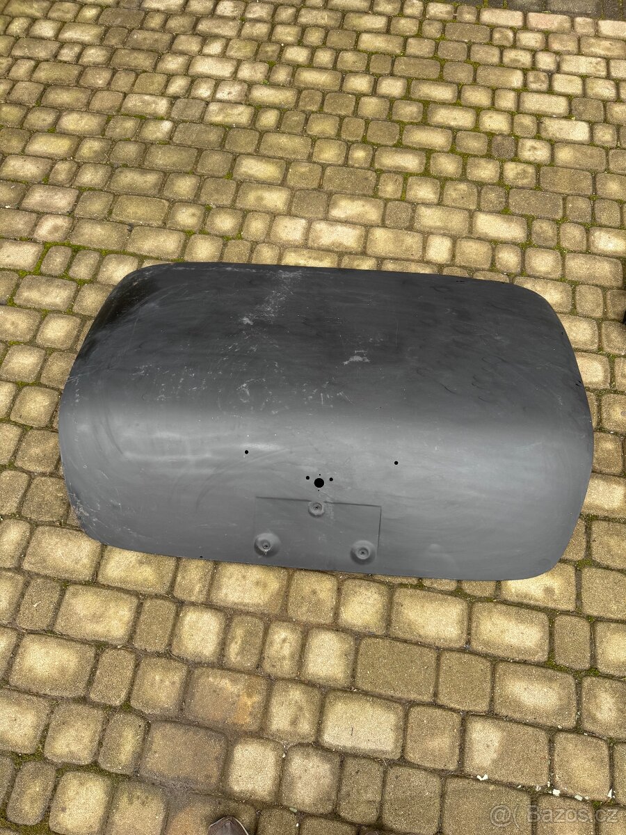 víko kufru Gaz 21 Volha nový