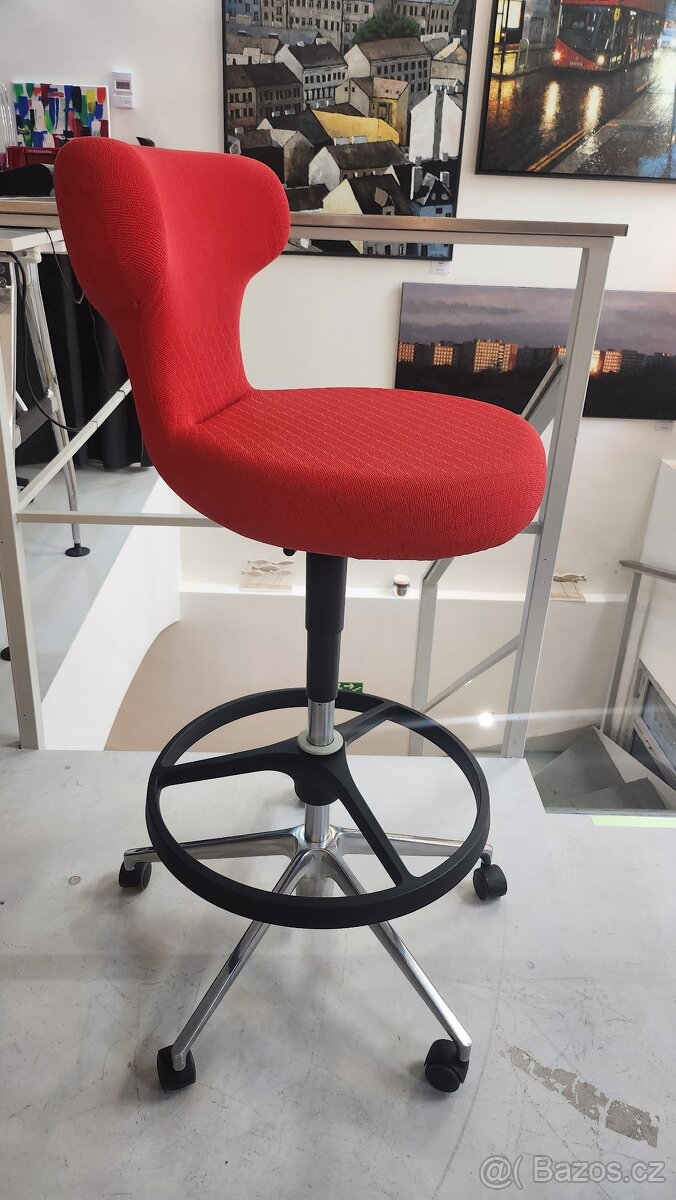 Kancléře barová židle Vitra Pivot
