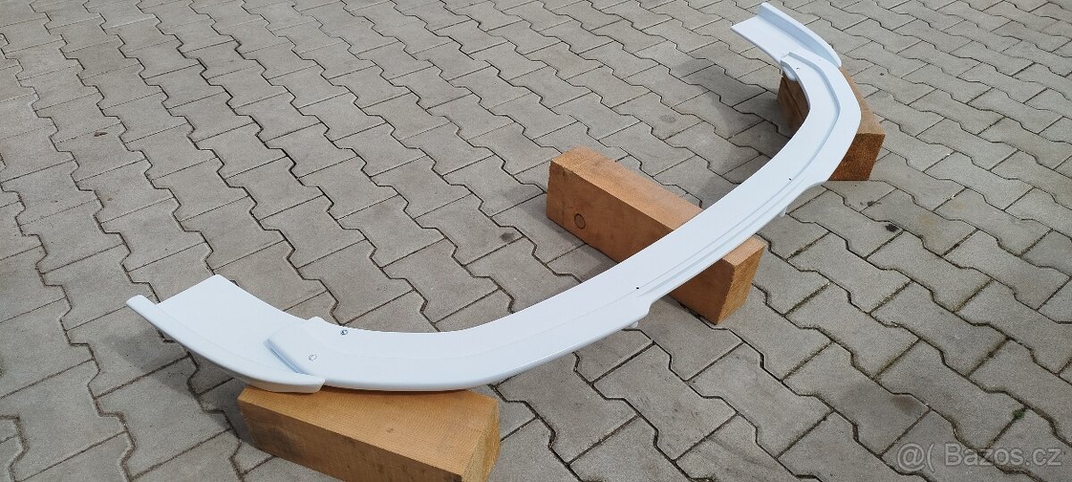 Přední spoiler ě