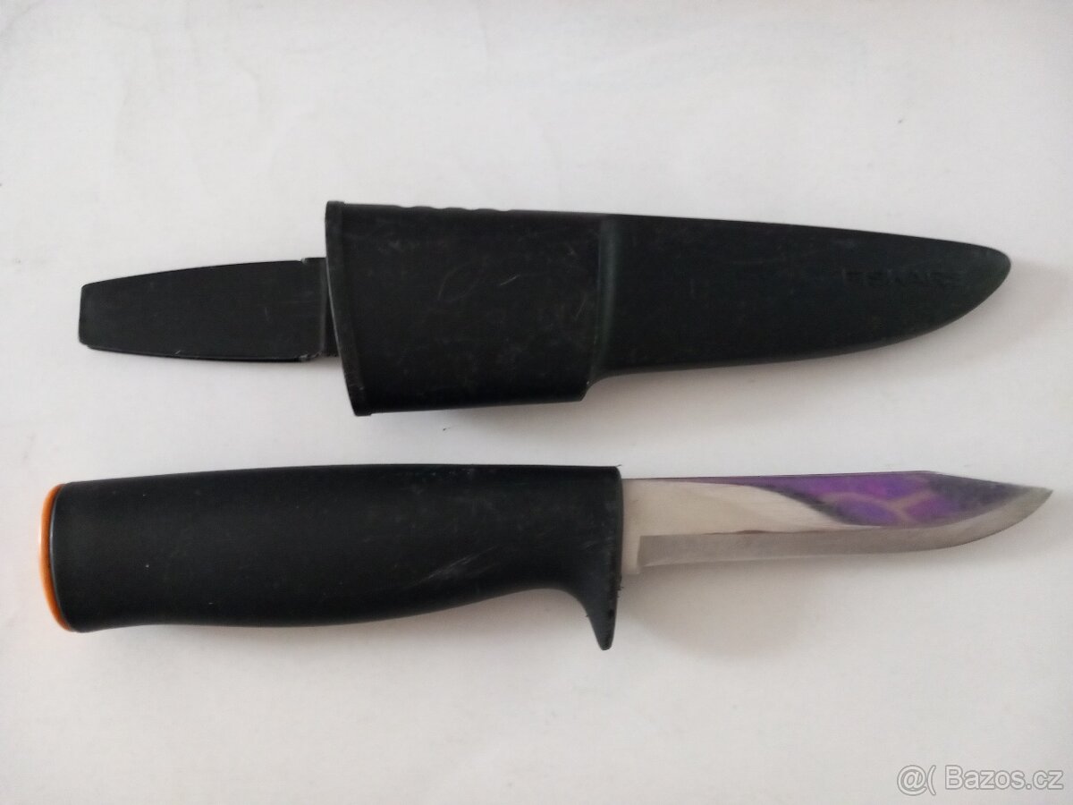 Nůž Fiskars, krejčovské nůžky, lžíce, vidličky, dvoumetr