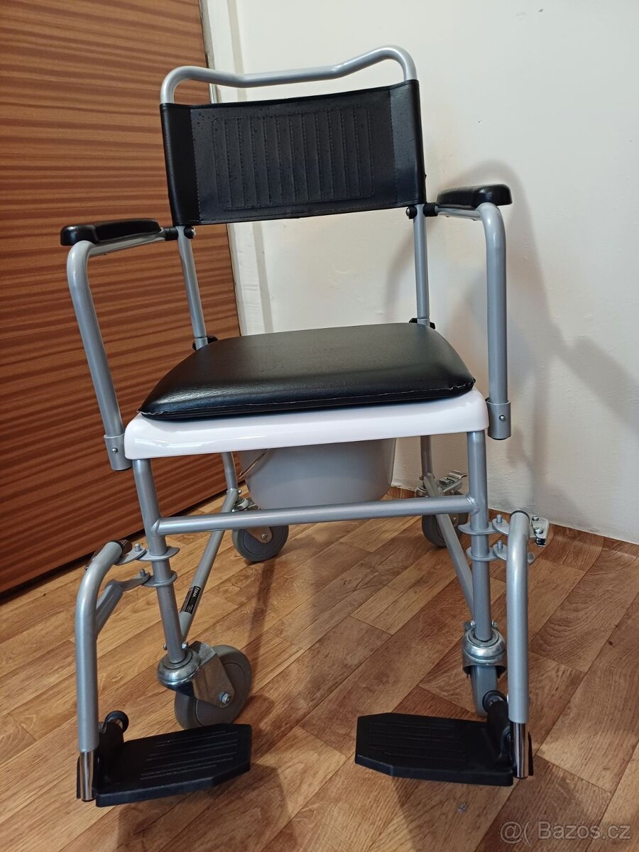 Pojízdné toaletní křeslo