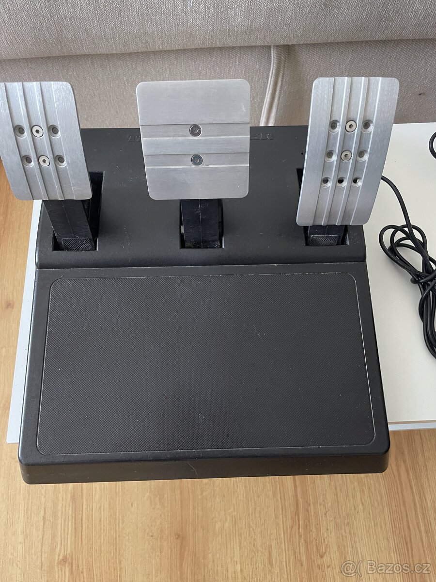 Thrustmaster T300 RS GT Edition + pedály