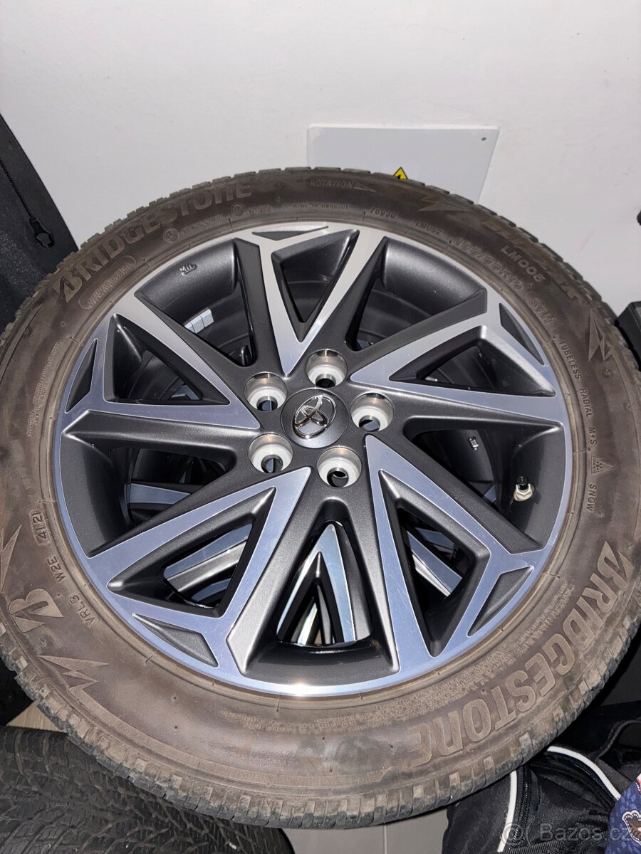 Orig.kola Toyota Yaris(aktuální model)+bonus koberce+vana