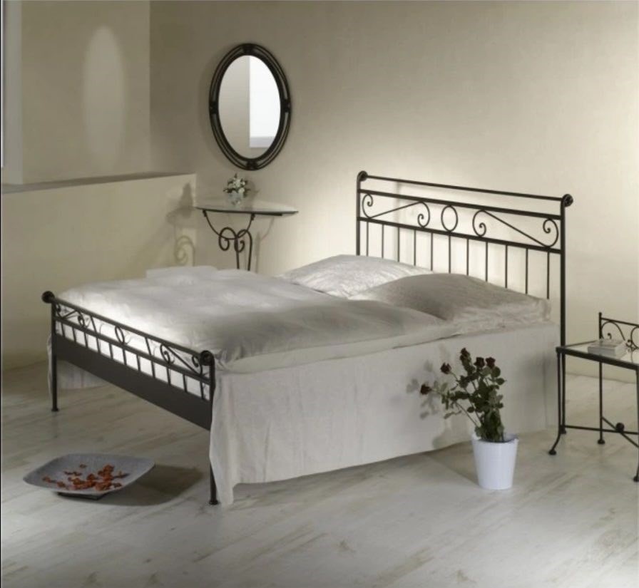 Kovaná postel ROMANTIC