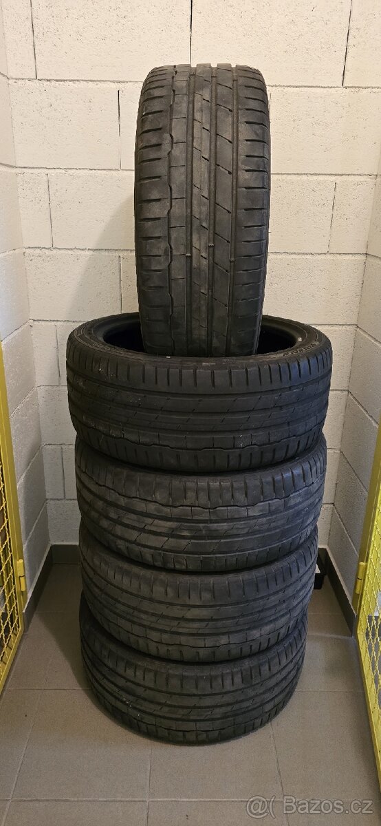 Pneumatiky Hankook - 235 40 R18