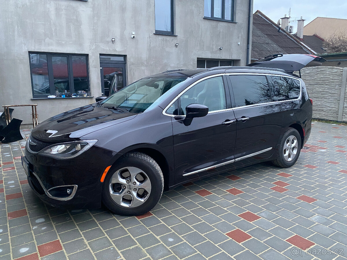 Chrysler Pacifica