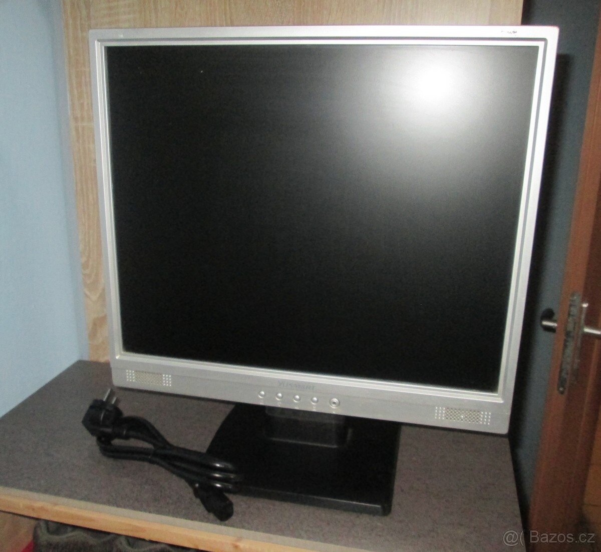 Monitor LCD - 19 palců