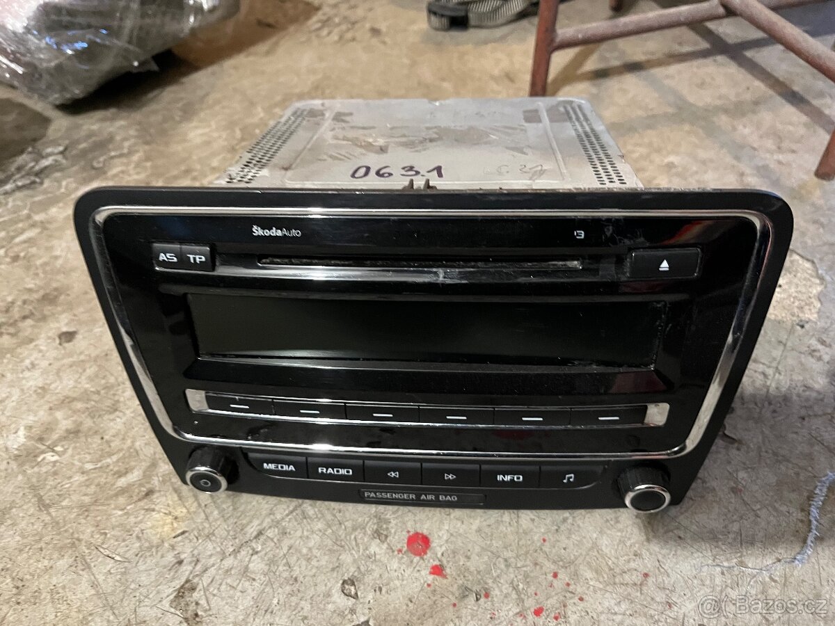 Škoda Superb 2-originální autoradio