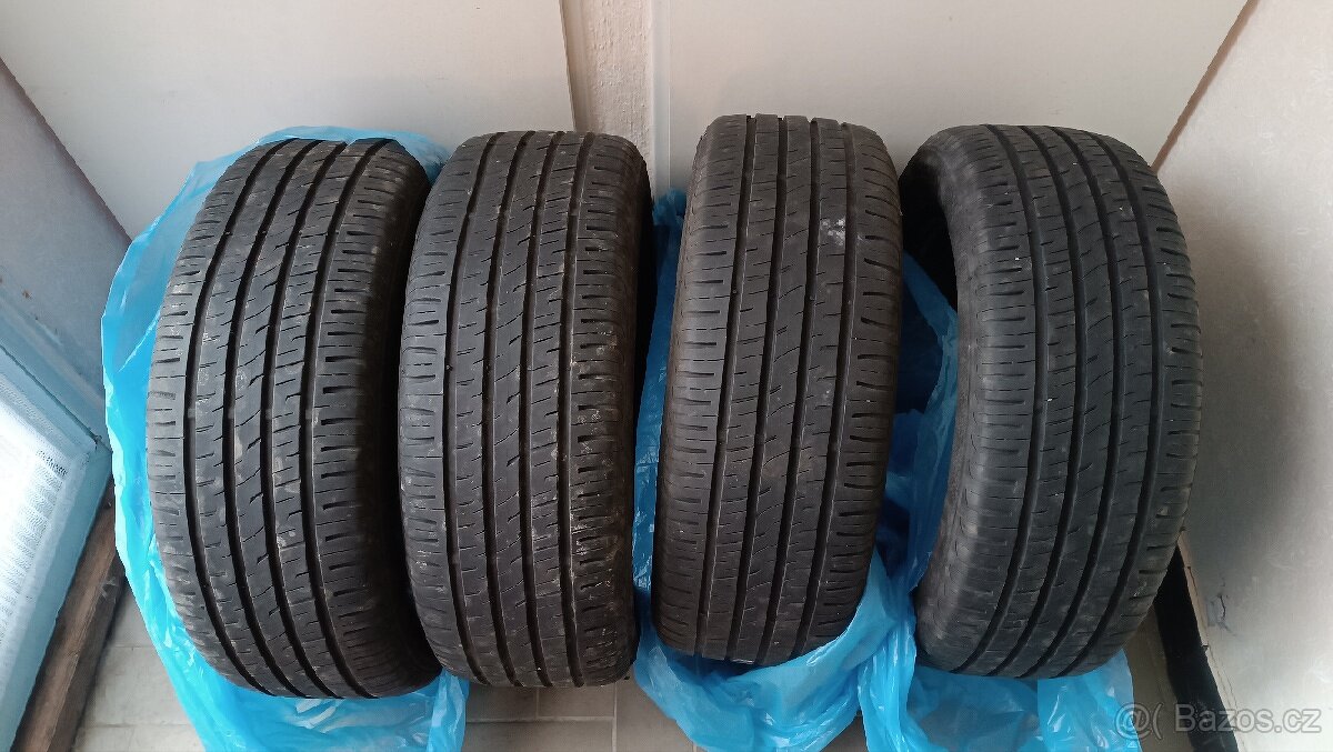 Letní pneu BARUM 205/55 R 16 BRAVURIS