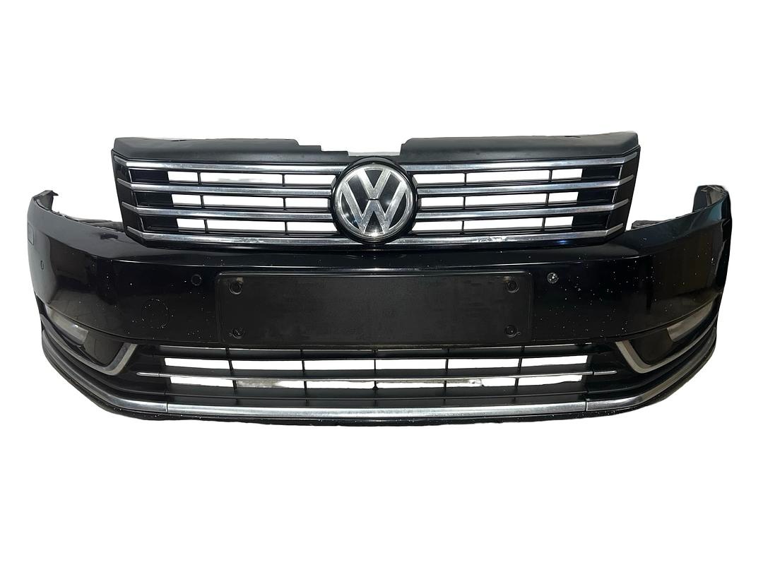 Přední nárazník černá metalíza LC9X VW Passat B7 r.v. 2011