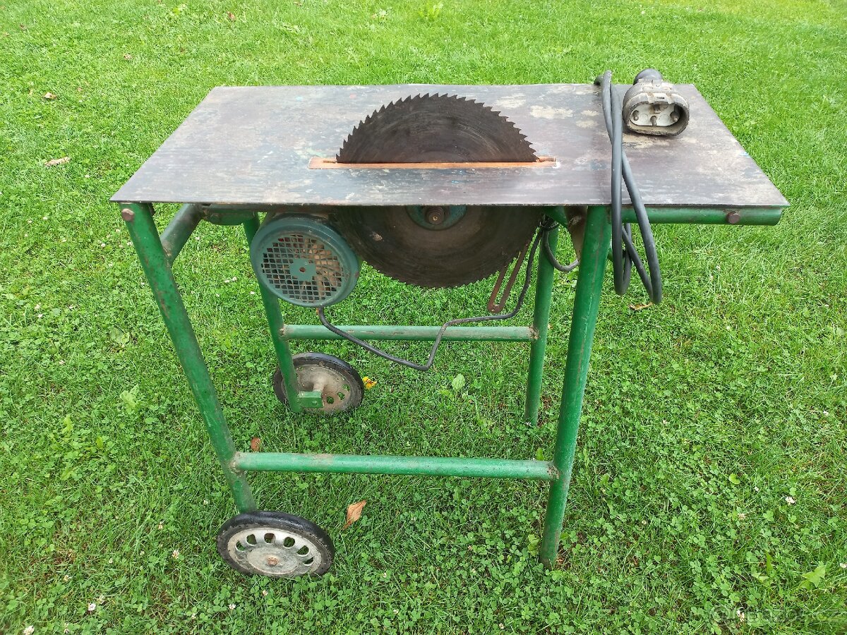 Stolní pila 1,5 kW / 400 V, kotouč 300 mm