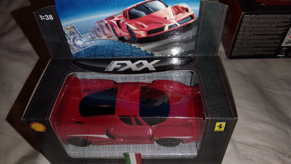 FXX, autíčko Shell V-Power Ferrari 1:38