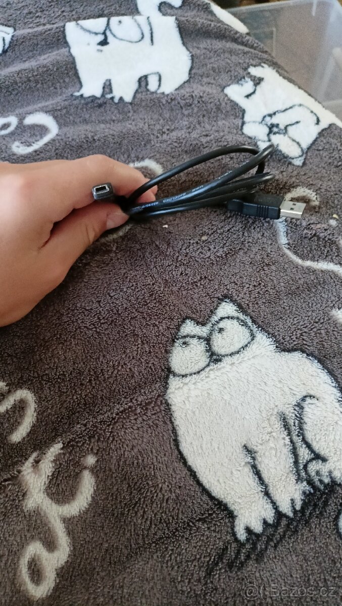 Mini USB nabíječka pro mobil atd