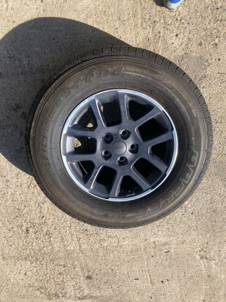 4x ALU R18x7,5 rozteč 5x127 JEEP nové zimní pneu