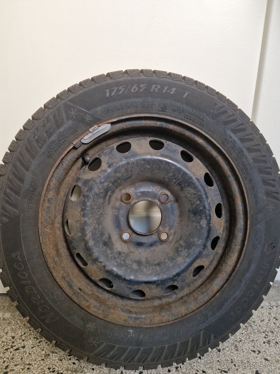 Prodám zimní PNEU MATADOR NORDICCA R14