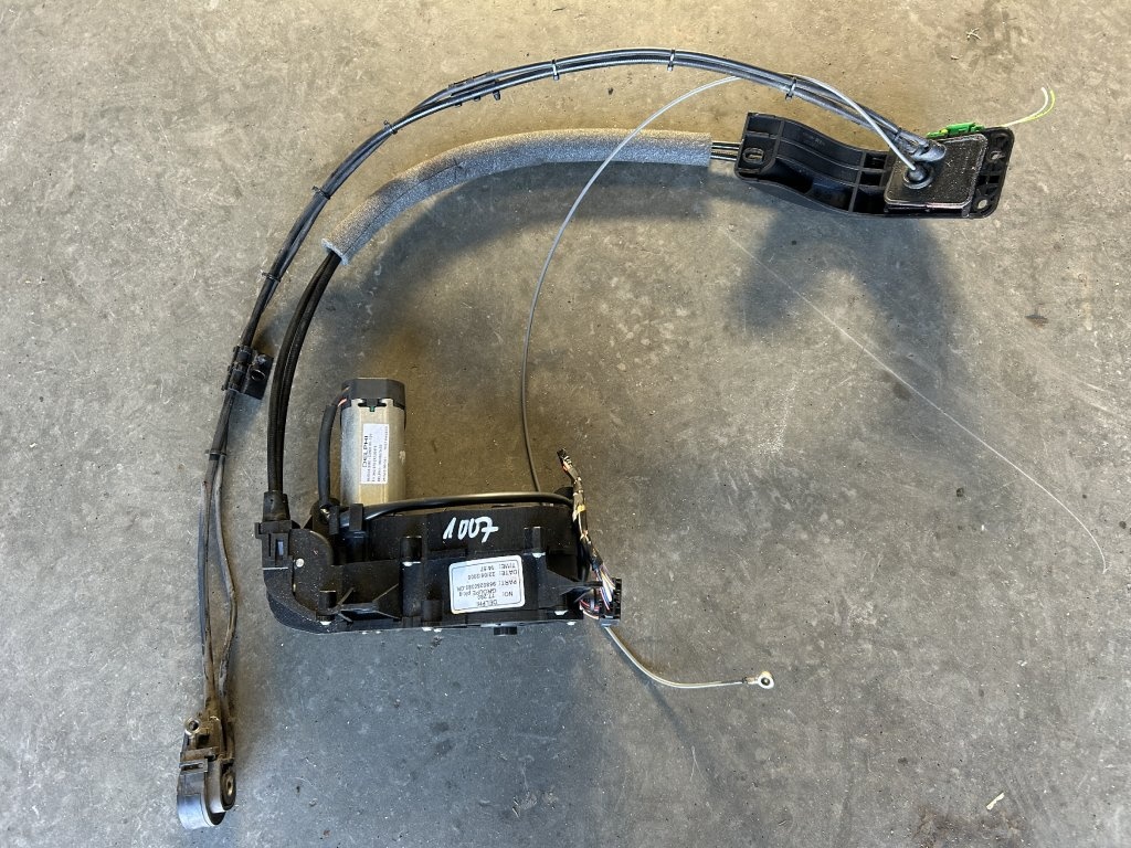 Mechanismus otevírání dveří Peugeot 1007