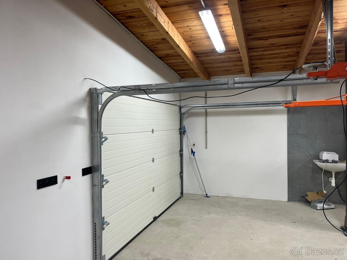 Prodám Sekční vrata