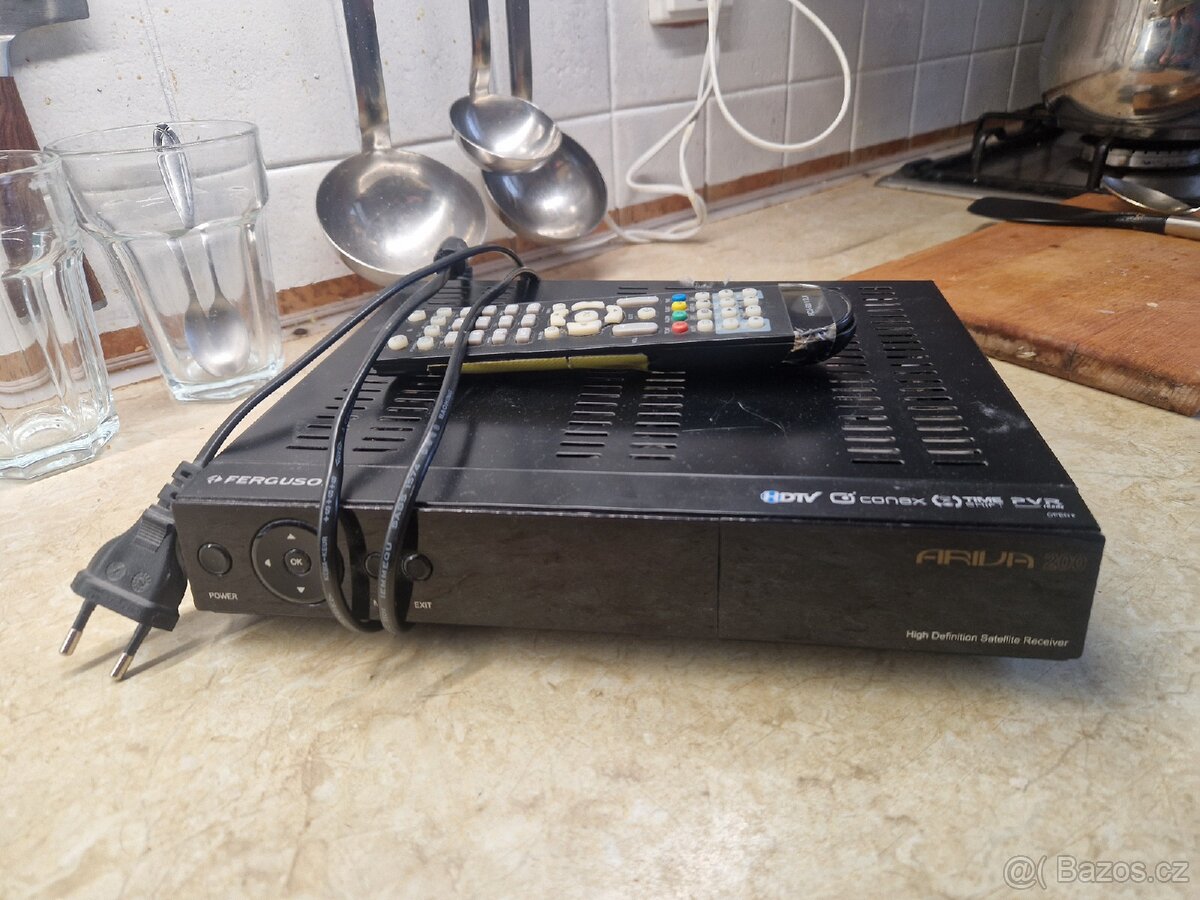 Satelitní přijímač ferguson ariva 200
