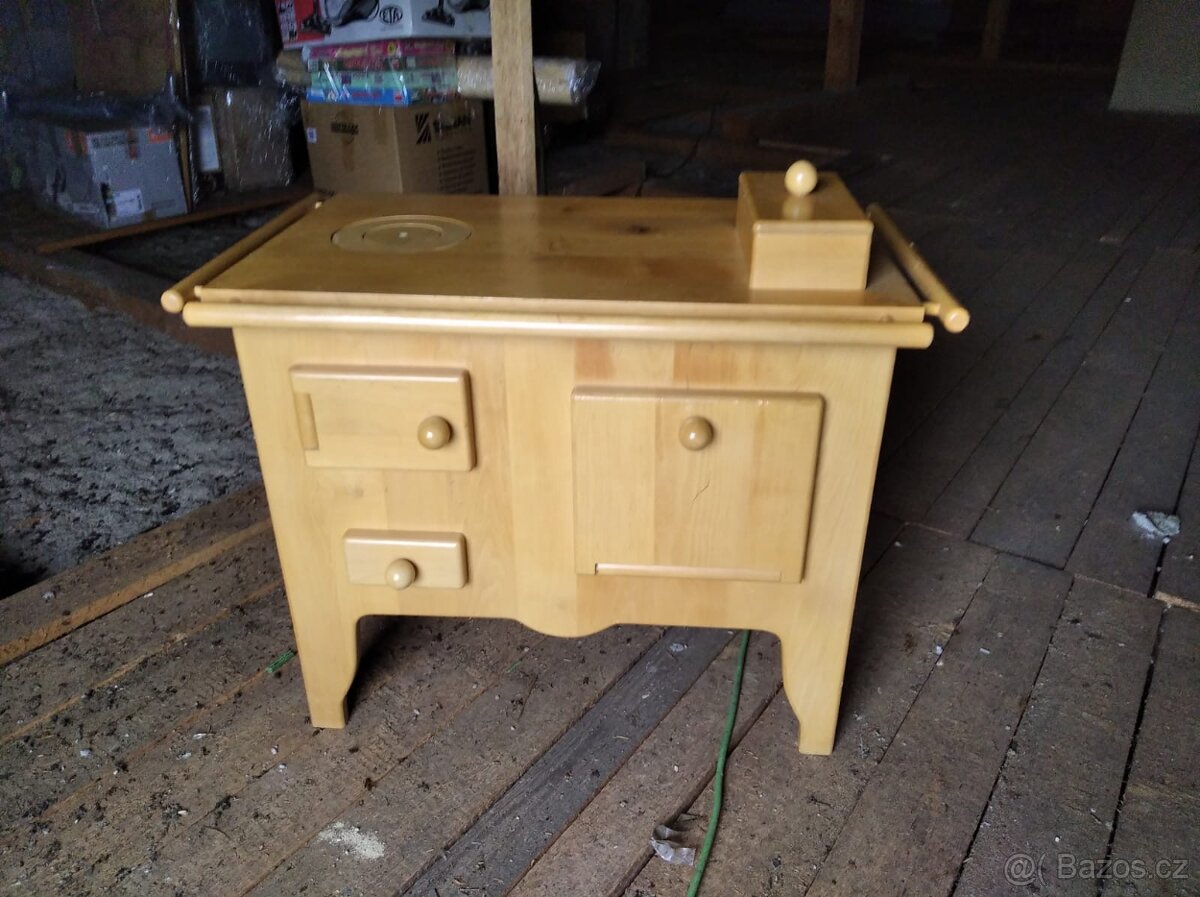 prodám sadu dřevěného / masiv dětského nábytku - NOSTALGIE