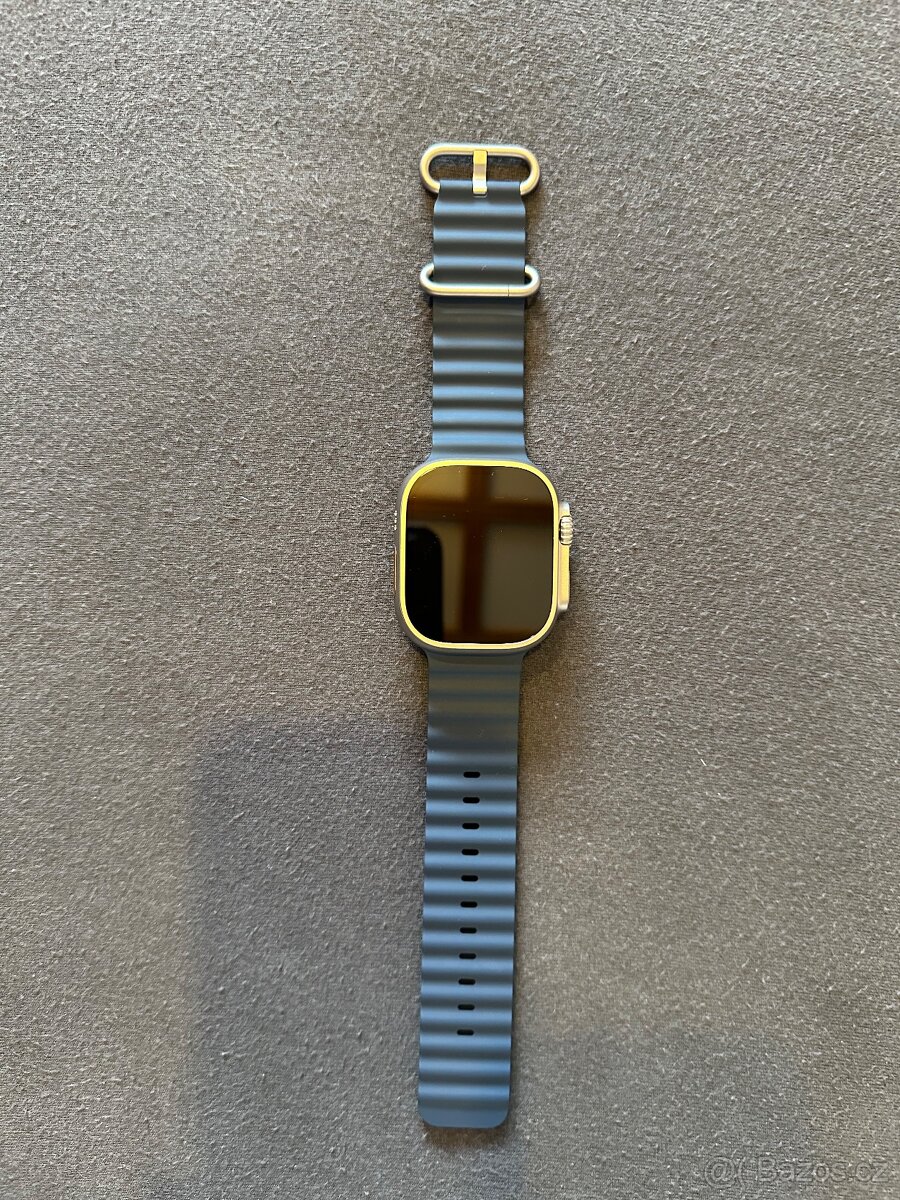 Apple Watch Ultra 2 49mm titanové pouzdro s modrým oceánským