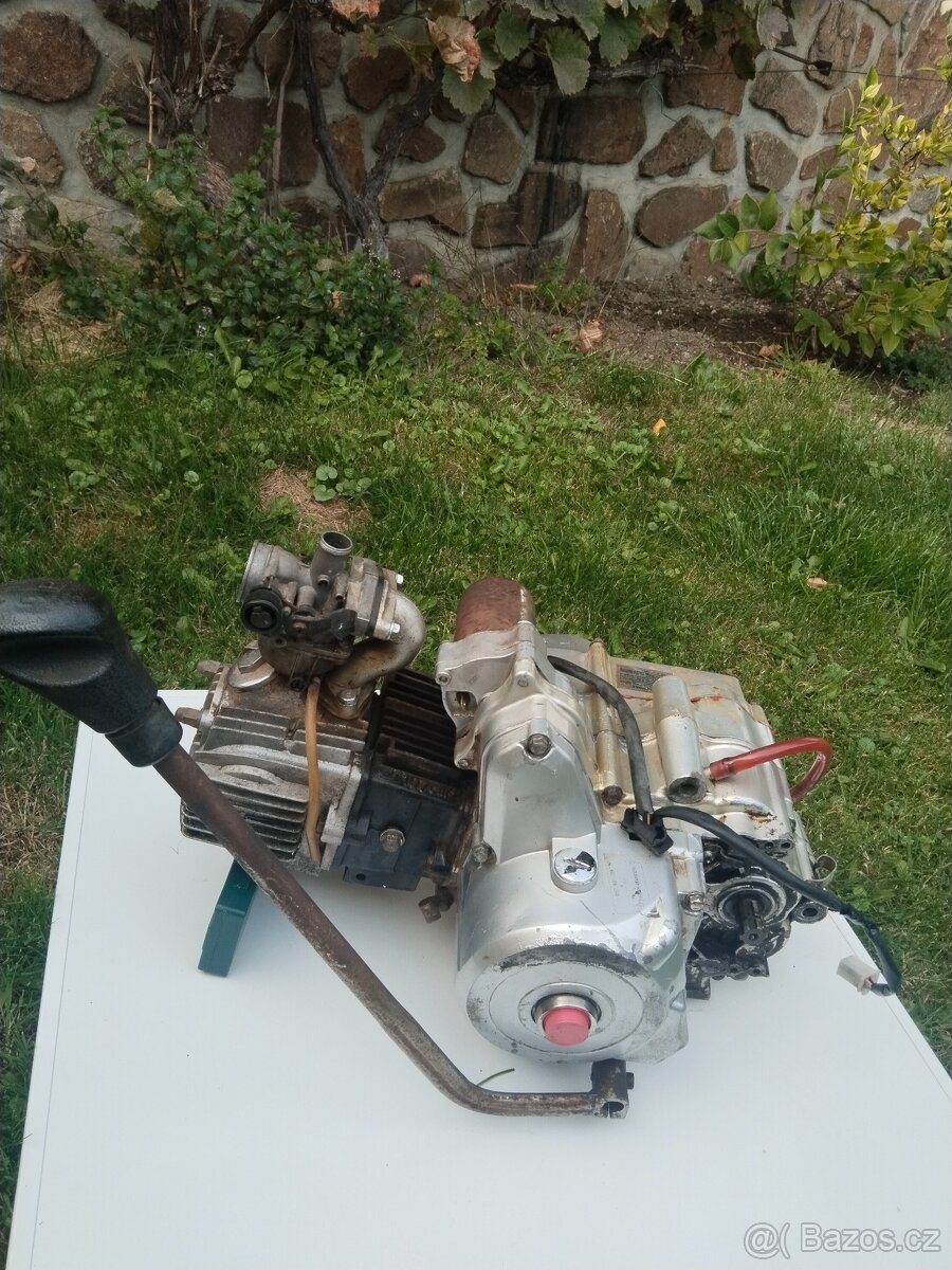 Motor 110ccm.
