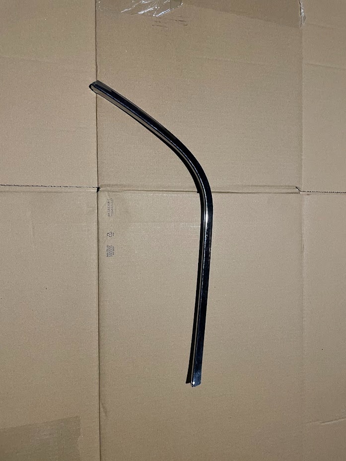 Chromová lišta pravá Piaggio Vespa