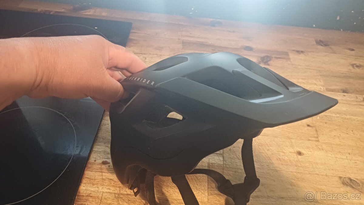 DÁMSKÁ HELMA NA MTB-NOVÁ