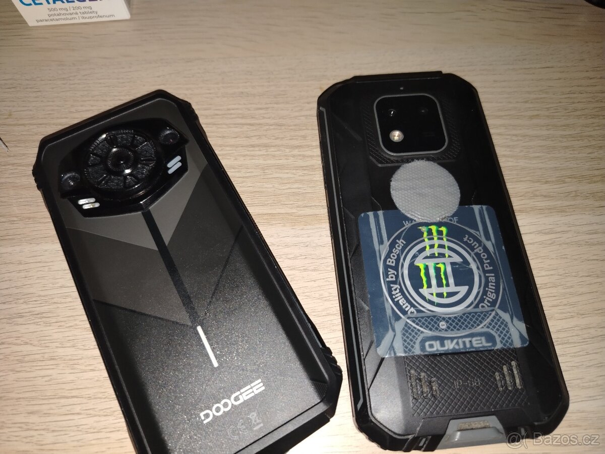 Doogee s punk novy + oukitel wp18 pul roku stary