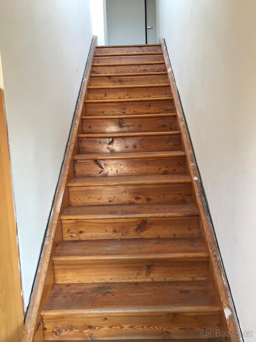 Schodiště, modřínové
