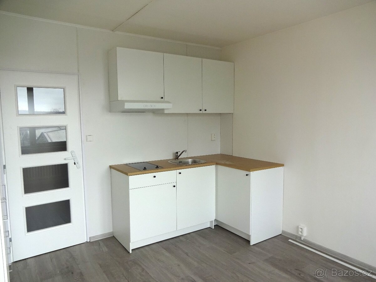 Pronájem byt 1+kk, 20 m2, Znojmo