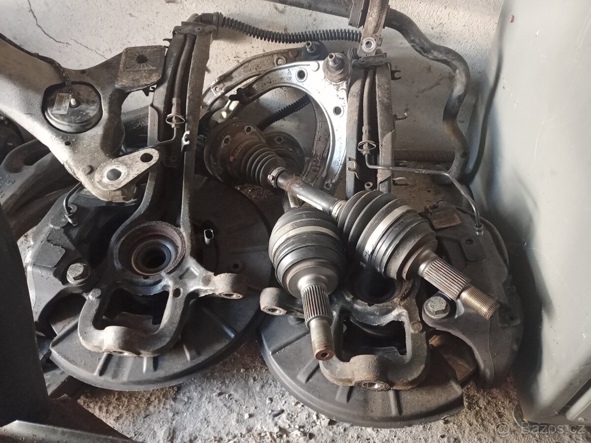 VW Touareg 7P0 poloosy