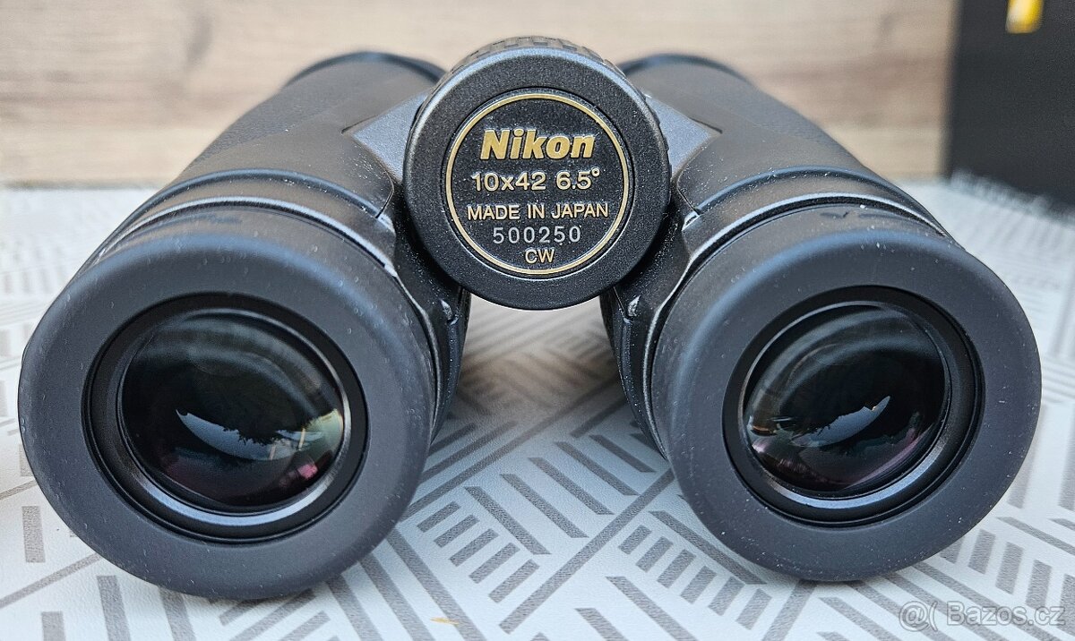 Dalekohled Nikon EDG 10x42