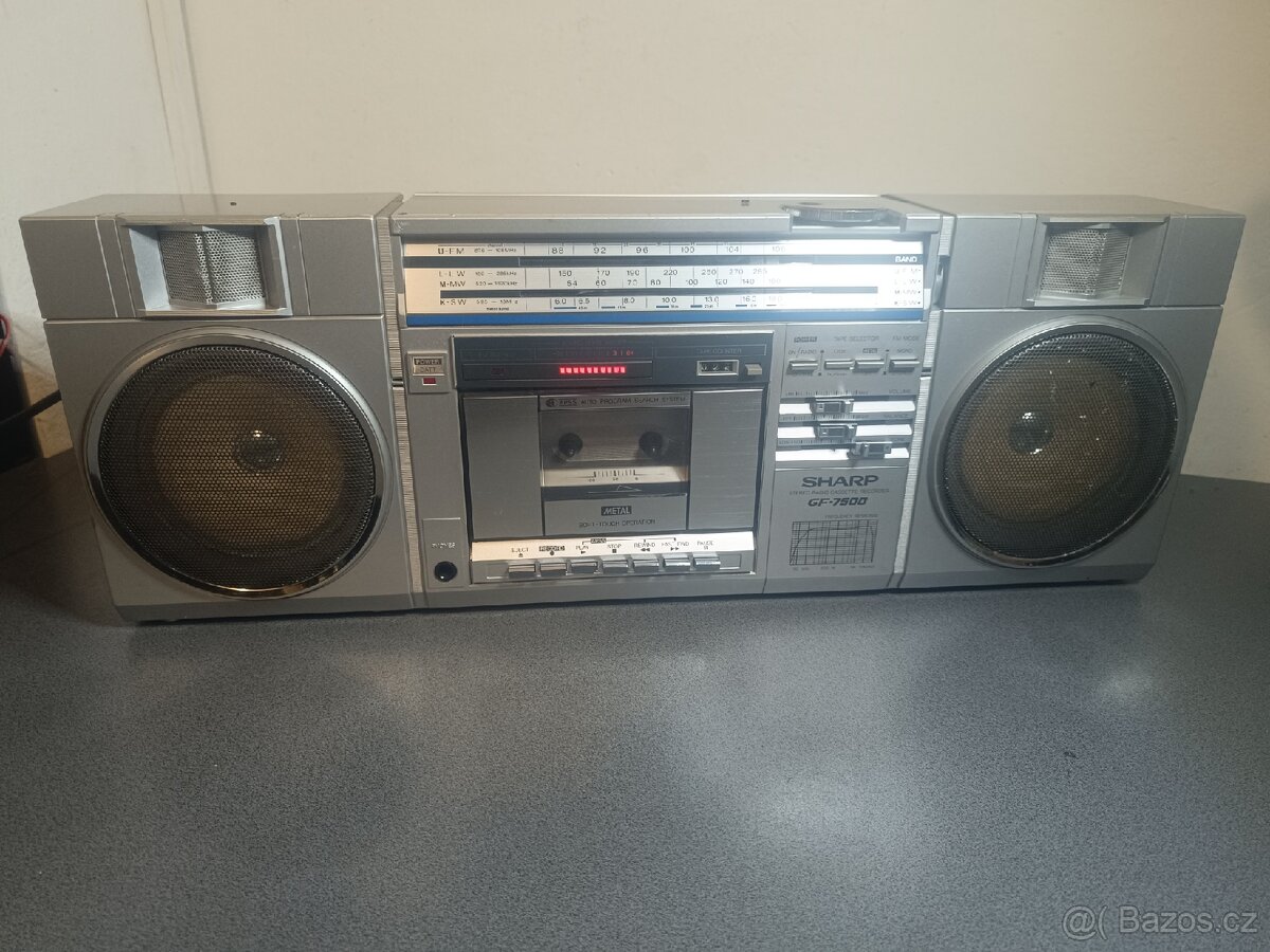 BOOMBOX SHARP 3×