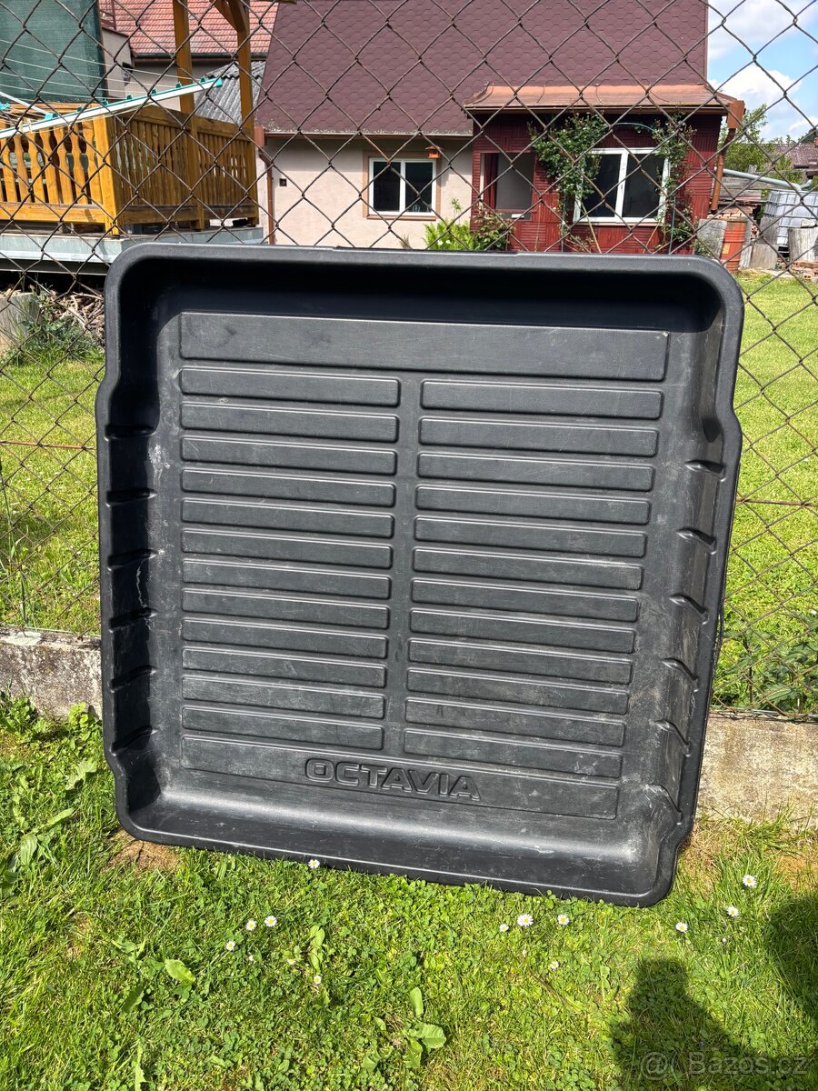 Plastová vana do kufru Škoda Octavia 3 combi